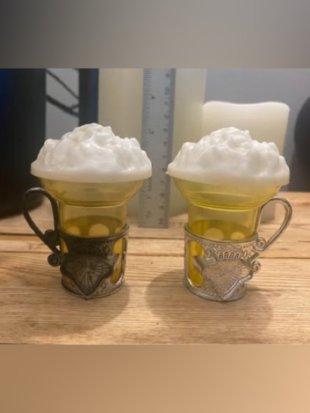 Vintage Beer Mug Salt & Pepper Shakers Foamy Head Metal Holders Made in Hong Kon
